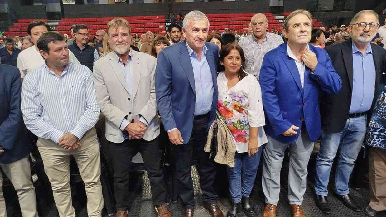 Gerardo Morales en el acto en el estadio Federación
