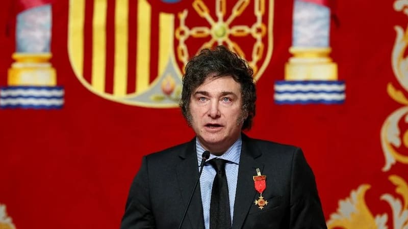 Javier Milei fue condecorado en Madrid.